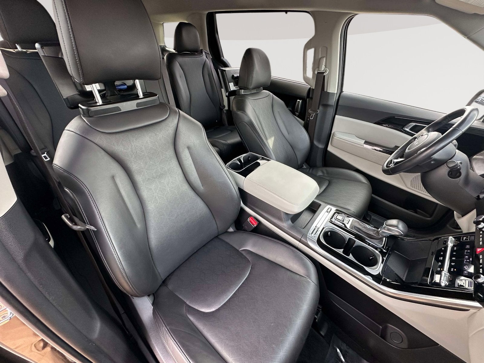 2024 Kia Carnival SX