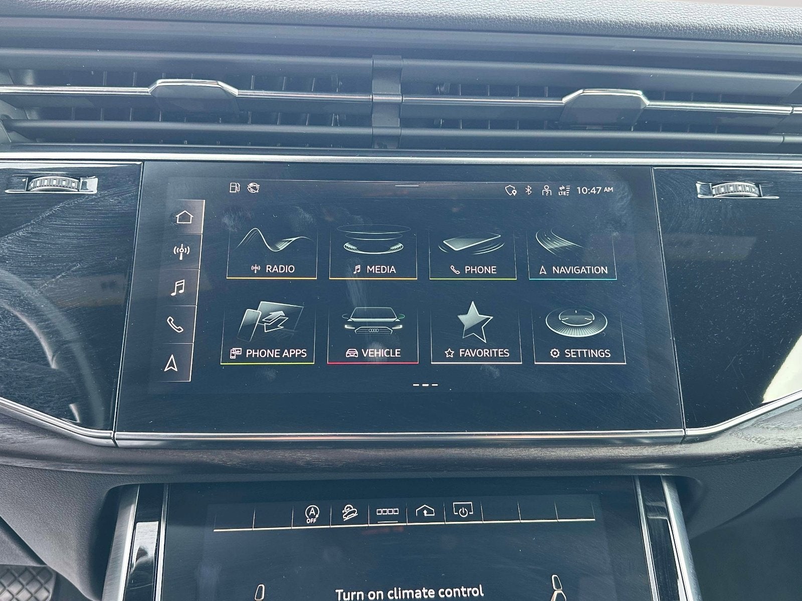 2021 Audi Q8 Premium Plus