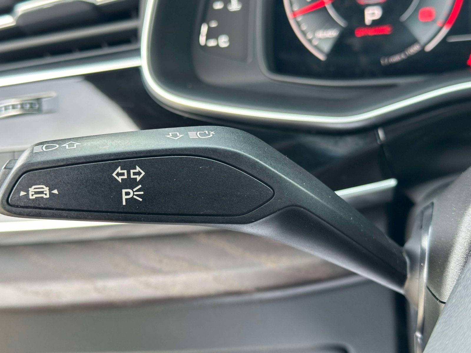 2021 Audi Q8 Premium Plus