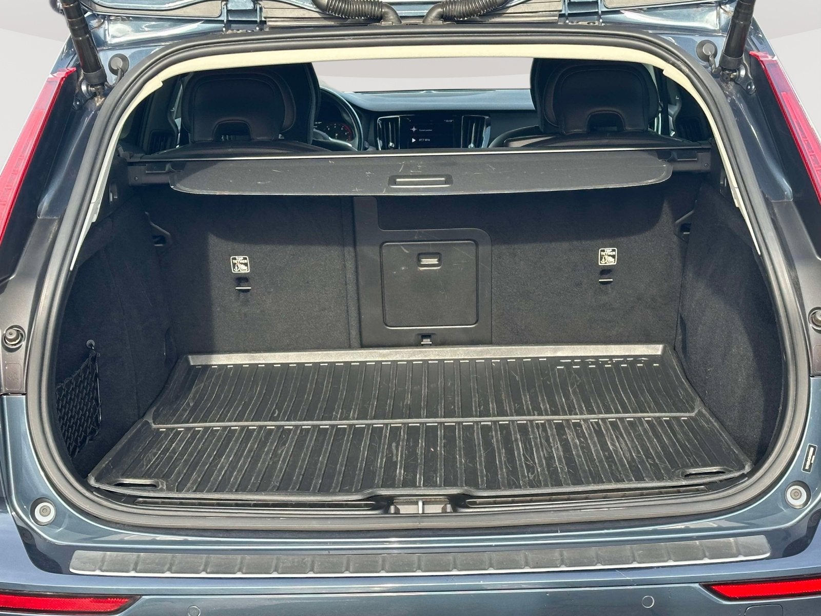 2021 Volvo V60 Cross Country Base