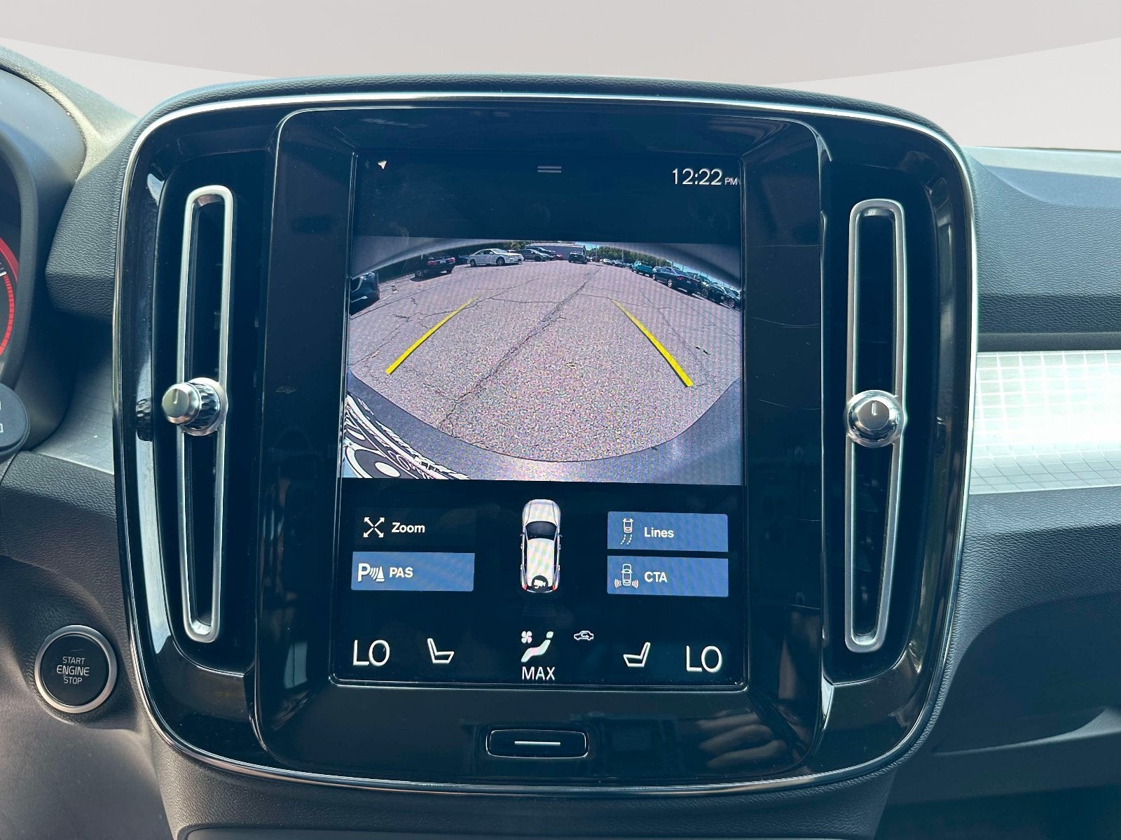 2022 Volvo XC40 Momentum