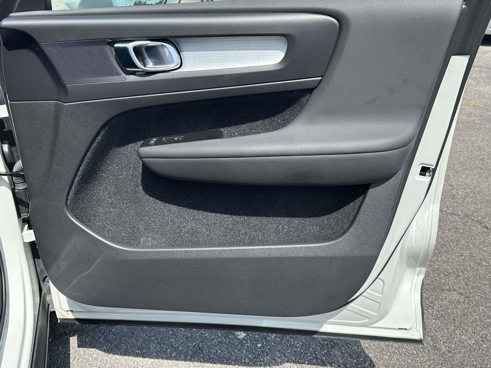 2022 Volvo XC40 Momentum
