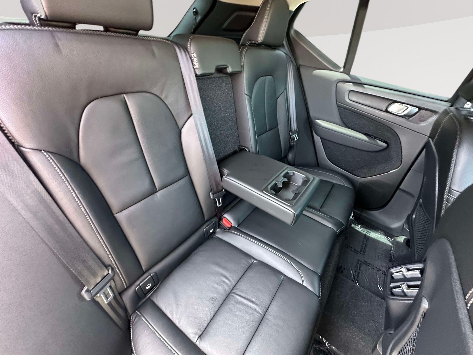 2022 Volvo XC40 Momentum