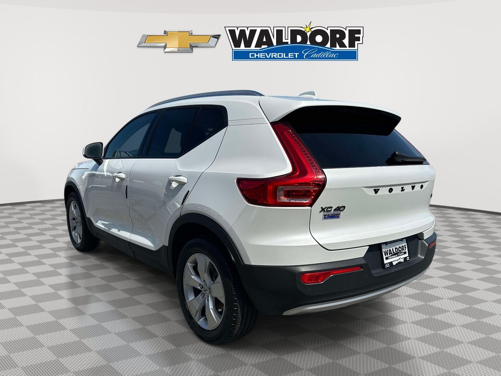 2022 Volvo XC40 Momentum