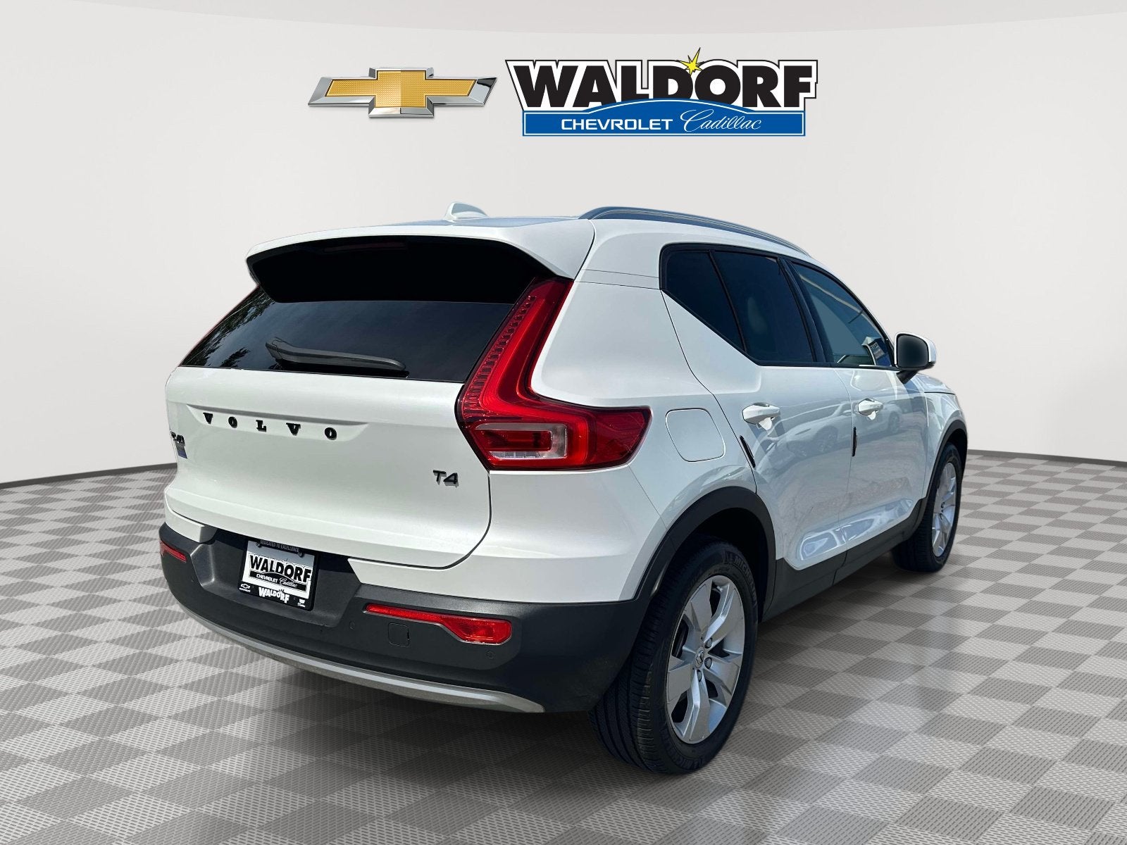 2022 Volvo XC40 Momentum