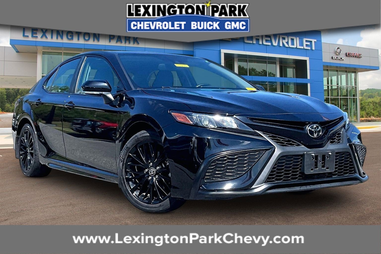 2022 Toyota Camry SE Nightshade Edition