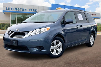2017 Toyota Sienna LE Auto Access Seat